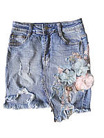 Женская голубая джинсовая юбка с цветочными аппликациями