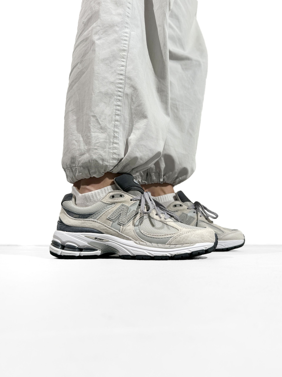 Кросівки чоловічі бежеві New Balance 2002R Beige Grey (15797)