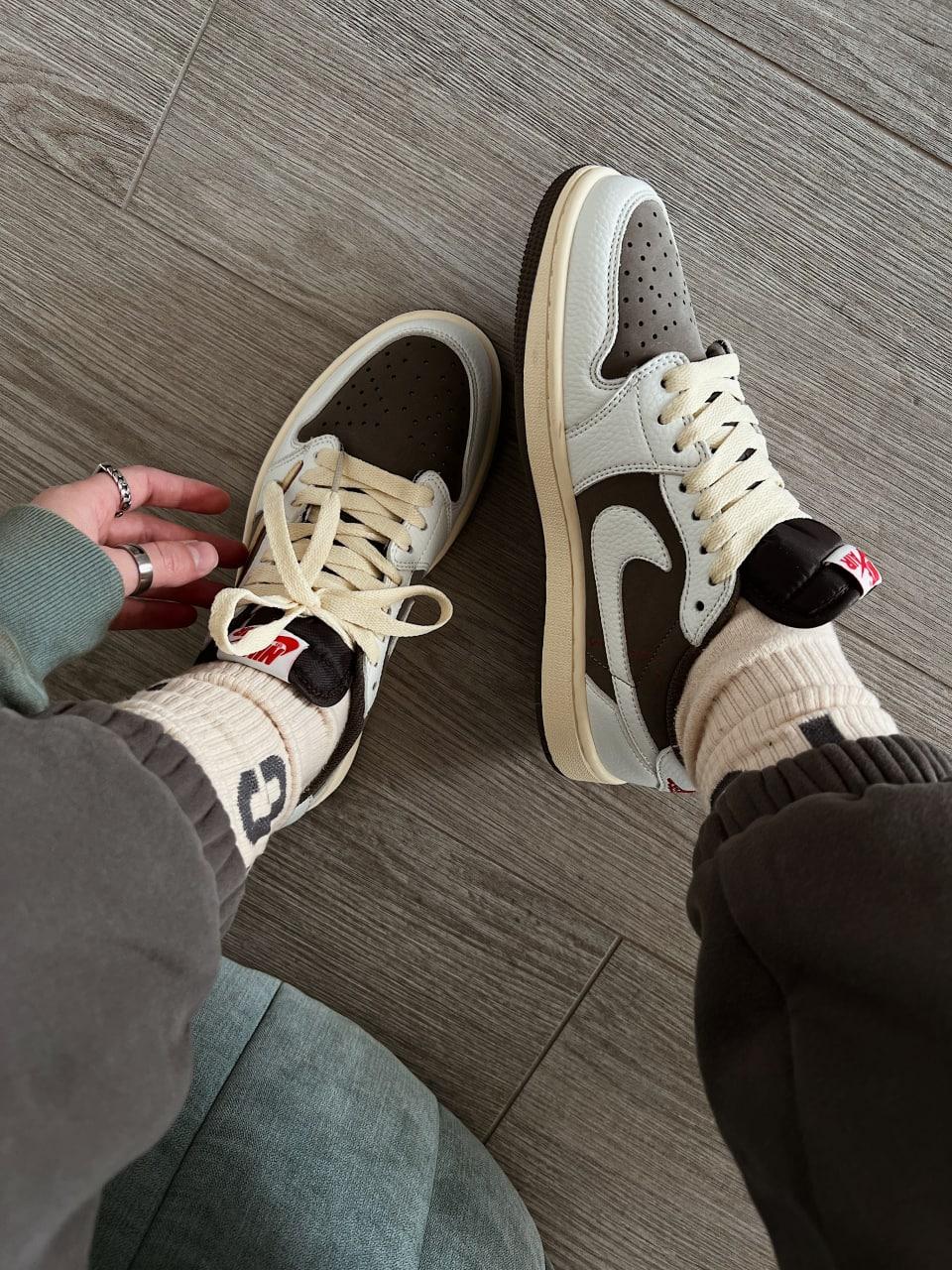 Кросівки чоловічі біло-коричневі Jordan 1 Retro Low OG SP Travis Scott Reverse Mocha (15946)