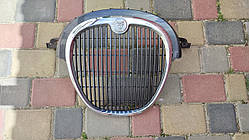 Решетка радиатора для Jaguar S-Type ,1998-2005 , Есть дефект на фото видно , 4R83-8A100-AB , 4R838A100AB