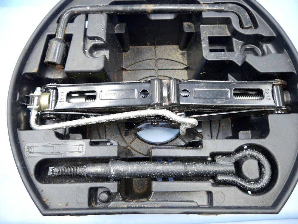 Набір інструментів: домкрат, крюк, ключ Peugeot 207 (2007-2009) - 9655342680