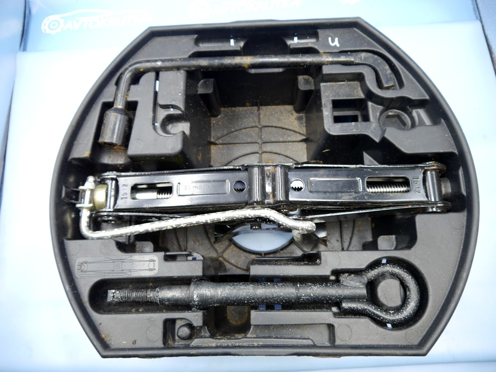 Набір інструментів: домкрат, крюк, ключ Peugeot 307 CC (2003-2005) - 9655342680, фото 1