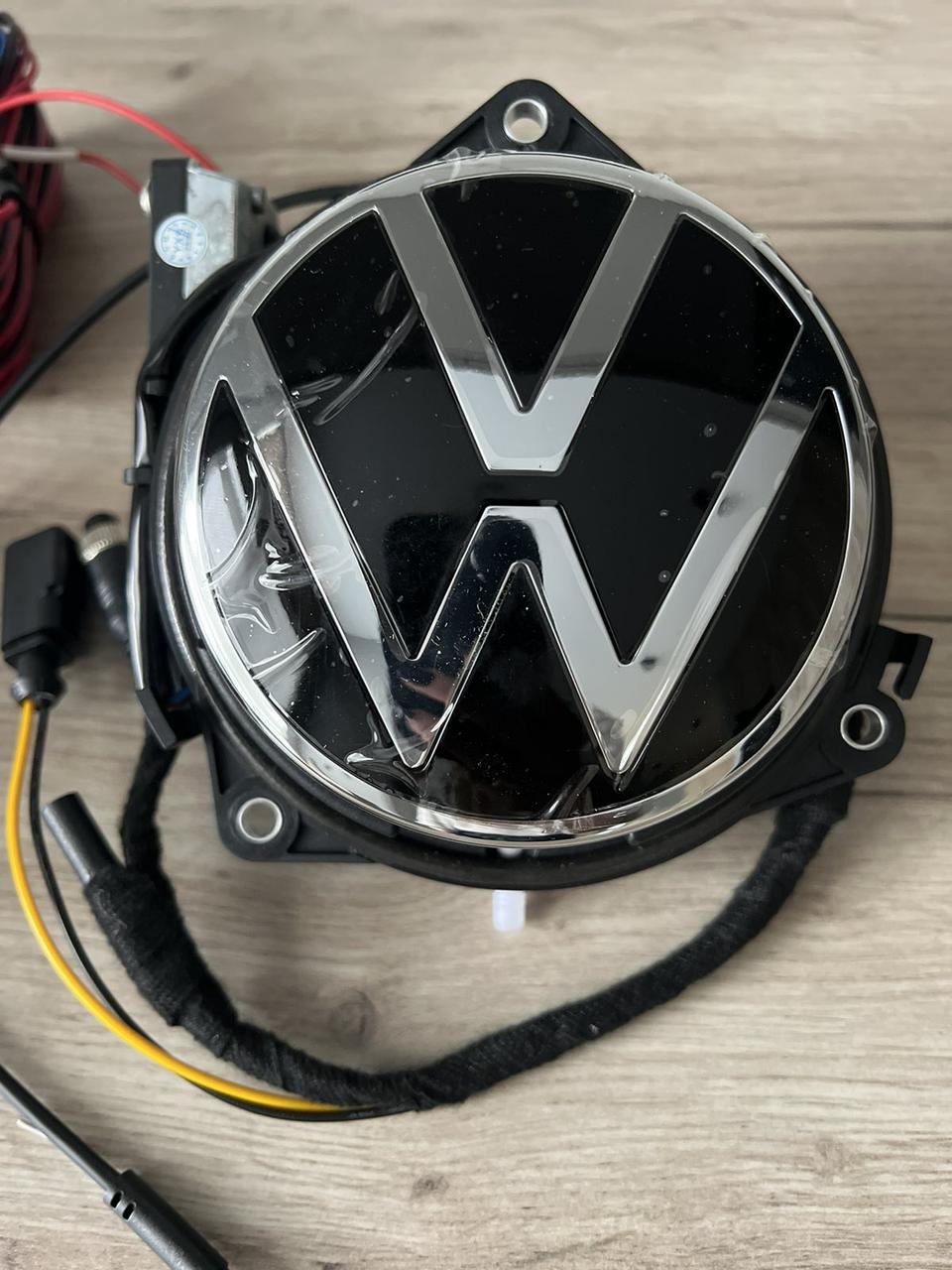 Камера заднього огляду VW Golf 7, Passat B7, CC