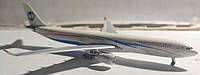 1/400 модель самолета Airbus 330 Vladovostok Avia