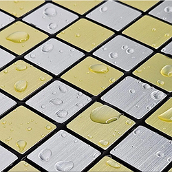 Алюмінієва 3Д-плитка самоклеюча Срібна із золотом шахи 300х300х3мм метал декор стін 3Д-панелі