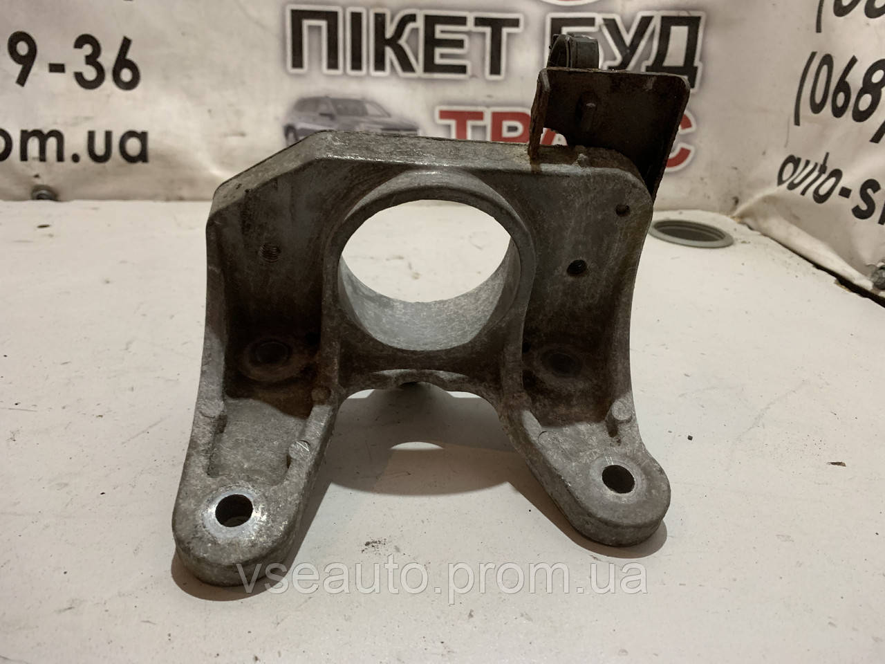 8200219372A Кронштейн опоры КПП Renault Trafic Opel Vivaro Primastar ...