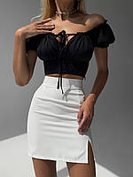 Белая женская мини юбка с разрезом