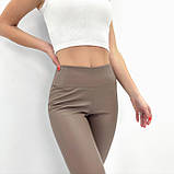 📌 Жіночі стильні лосини з еко-шкіри, висока посадка, тонкі | Модні шкіряні штани красиві | Норма, фото 6