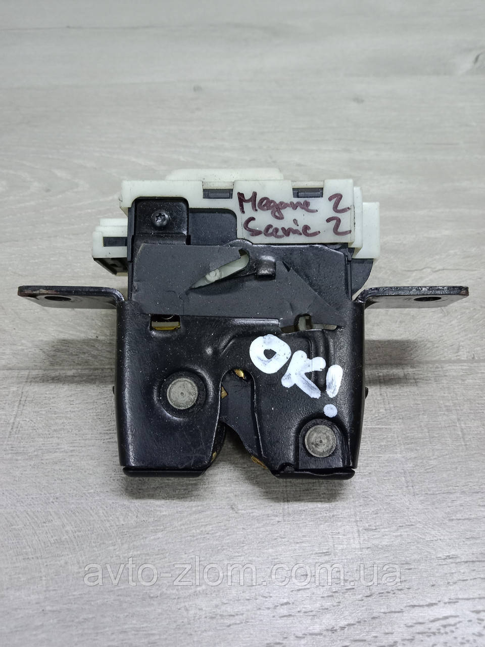 Замок кришки багажника Renault Megane 2, Scenic 2. Рено Меган 2, Сценік 2. 8200076240 E., фото 1