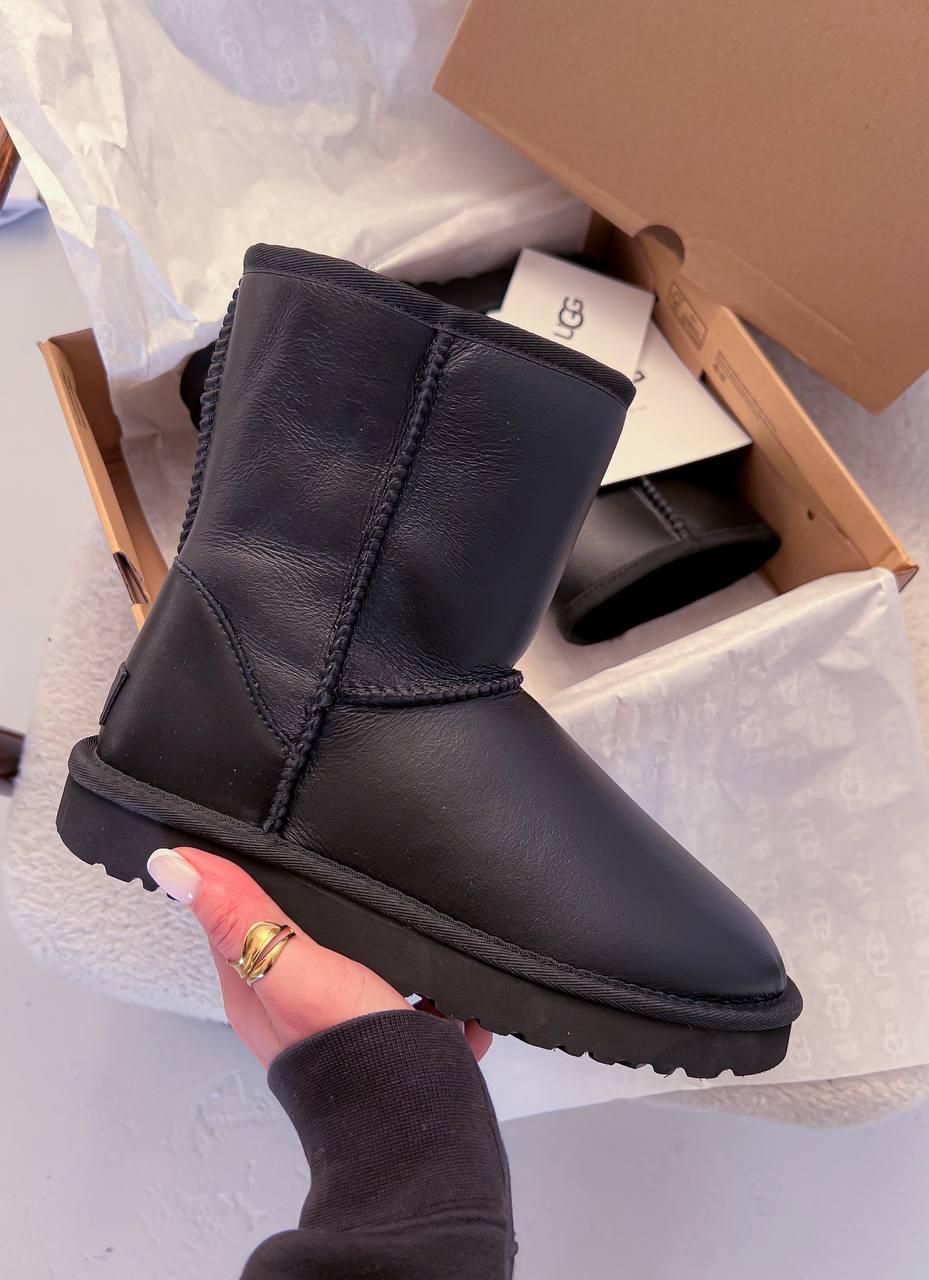 Мужские ботинки UGG Classic Short Leather Boot Black 1016559 - фото 2 - id-p2111337159