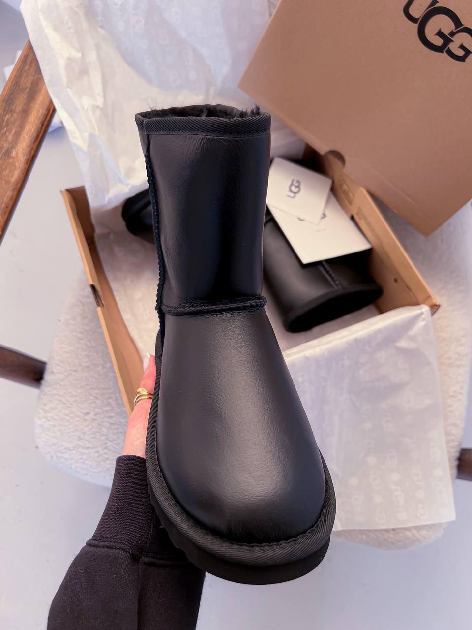 Мужские ботинки UGG Classic Short Leather Boot Black 1016559 - фото 5 - id-p2111337159