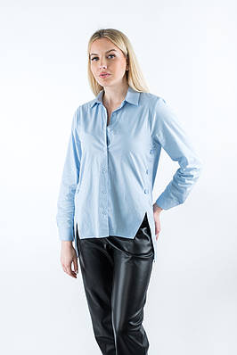 Жіноча сорочка з декоративними гудзиками блакитна 5099 (2000000089218)