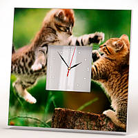 Настенные часы с зеркалом "Играющиеся котята" необычный подарок для любителей кошек, в детскую или спальню