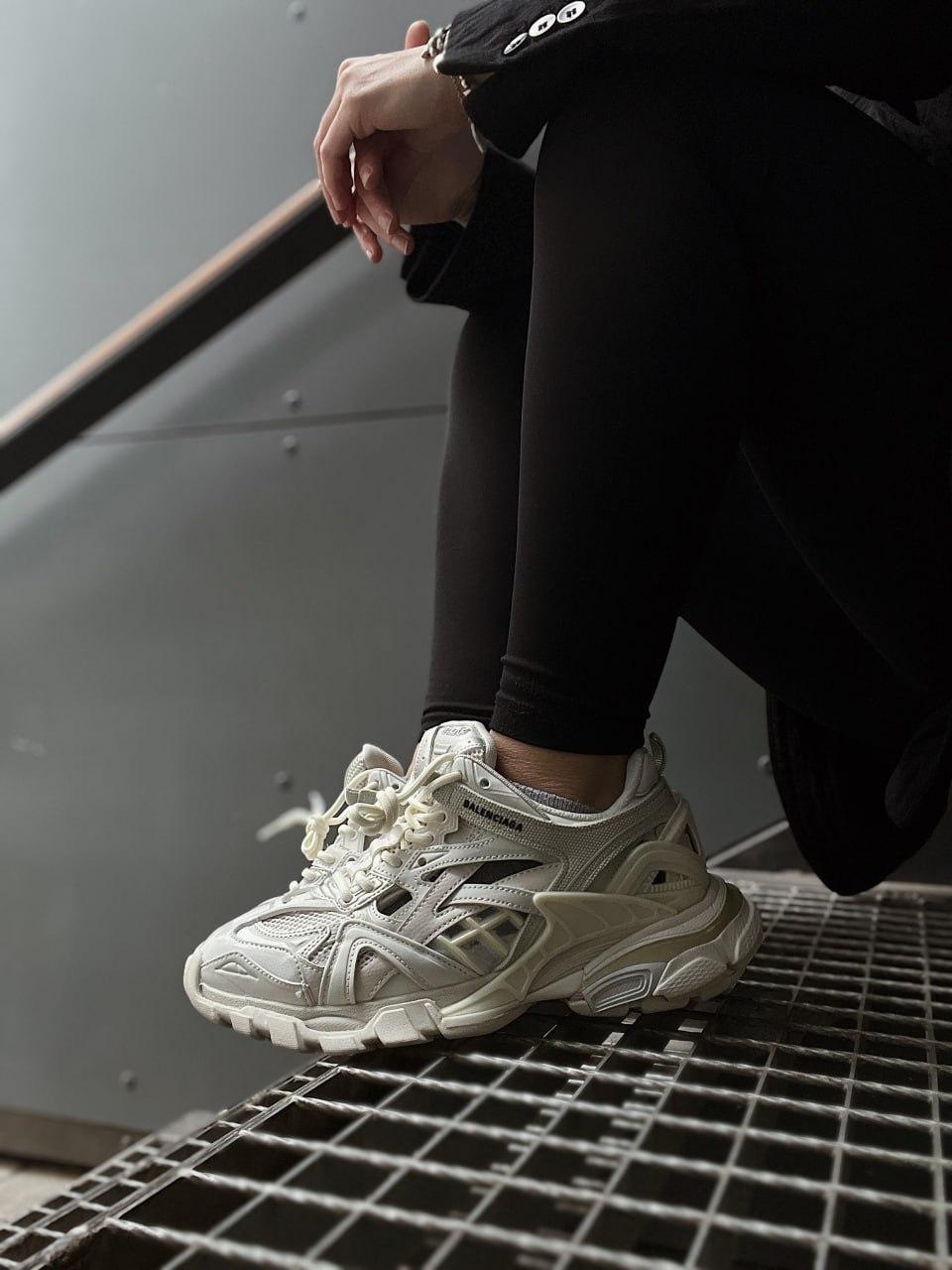 Кросівки чоловічі білі Balenciaga Track 2 White (15928)