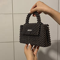 Женская сумка из бусин черного цвета с подкладкой и ремешком