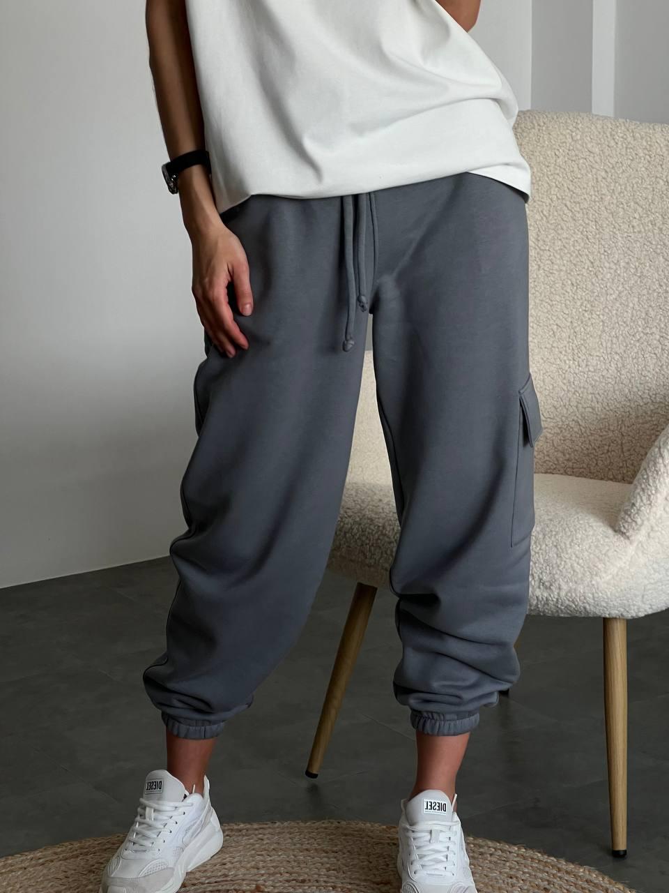 Жіночі спортивні штани-джогери з куліскою на поясі та накладними кишенями (р. S, M) 83bu1077, фото 1