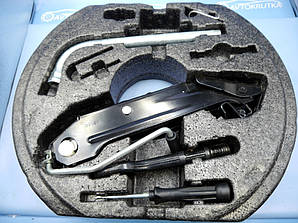 Набір інструментів: домкрат, крюк,  ключ Volkswagen Golf Plus (2005-2014) - 1K0012115F