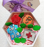 Шоколадный подарочный набор медработнику Сладкий подарок женщине Шоколад ручной работы