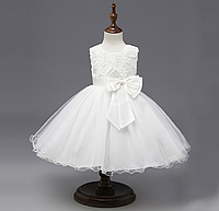 Платье белое праздничное нарядное для девочки за колено. Размер 120 немного маломерят.