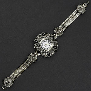 Женские часы круглые винтажные кварцевые бижутерный сплав металл в серебристом цвете с стразами длина 19 см