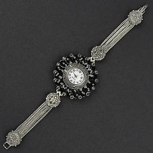 Женские часы винтажные круглые кварцевые бижутерный сплав металл серебристые с черными стразами длина 19 см