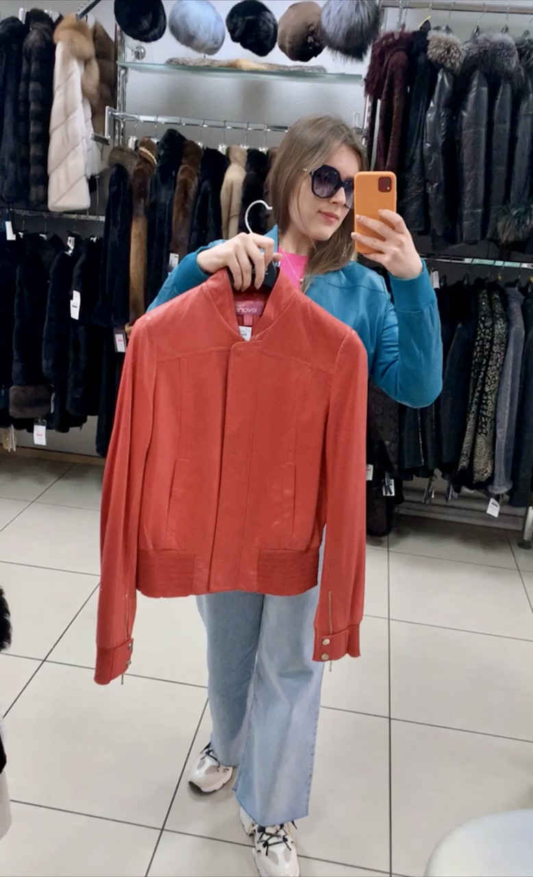 Куртка бомбер жіноча шкіряна натуральна червона під гумку на блискавці