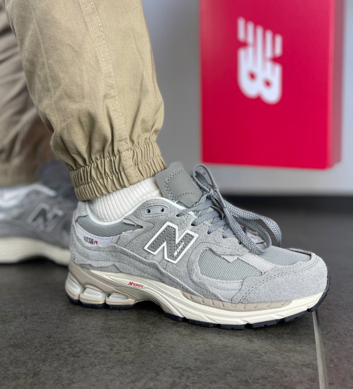Чоловічі жіночі кросівки New Balance Nb 2002R Protection Pack Grey взуття Нью Баланс сірі замшеві демісезон весна осінь, фото 1