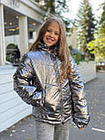 Демісезонна куртка на дівчинку з плащової тканини сріблястий металік р. 128-146, фото 3