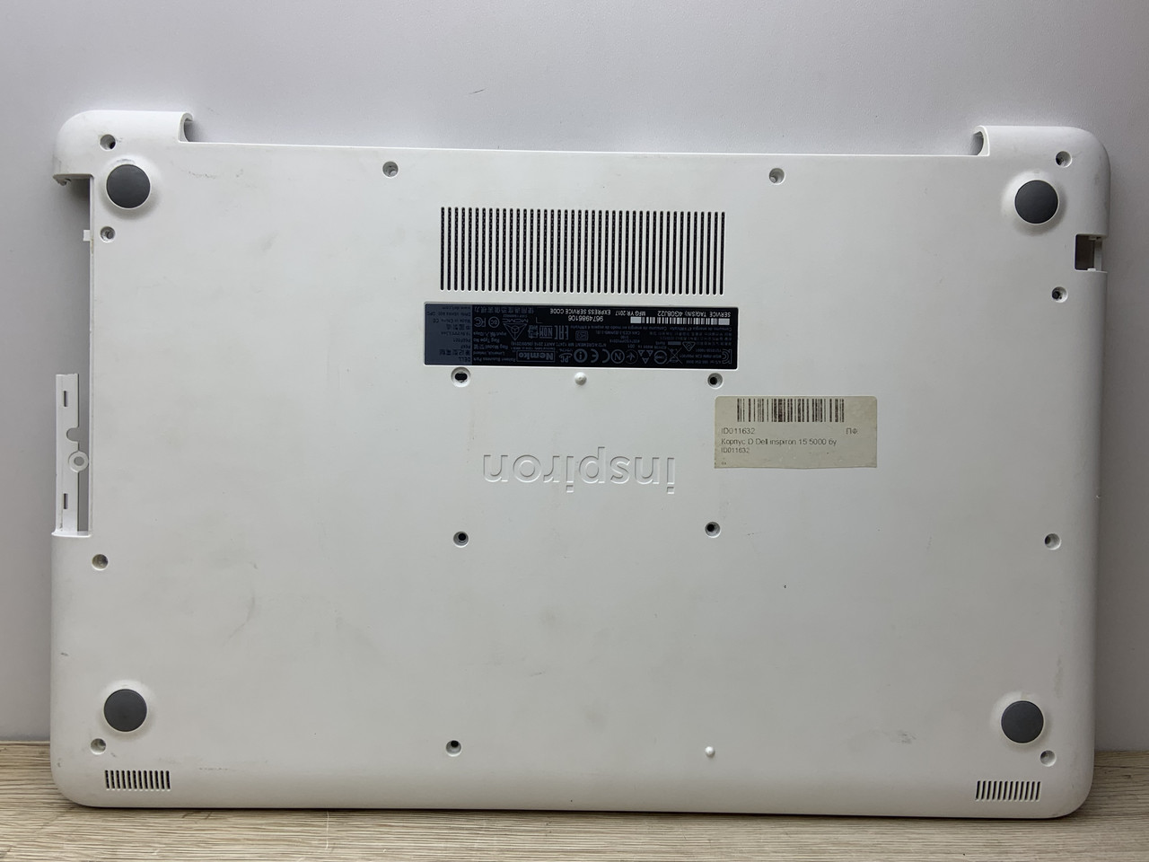 Dell inspiron 15 5000 5565 5567 Корпус D (нижня частина корпусу) AP1P6000210 0MMC3T FA1P6000300 2.8A бу
