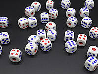 Кубики гральні Duke для покеру та настільних ігор, білі з червоно-синіми крапками, висота 16 мм
