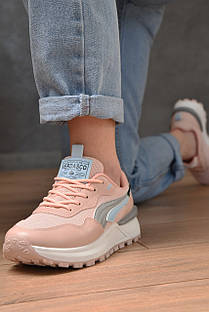 Кросівки жіночі рожевого кольору на шнурівці розмір 41 Уцінка 156079S