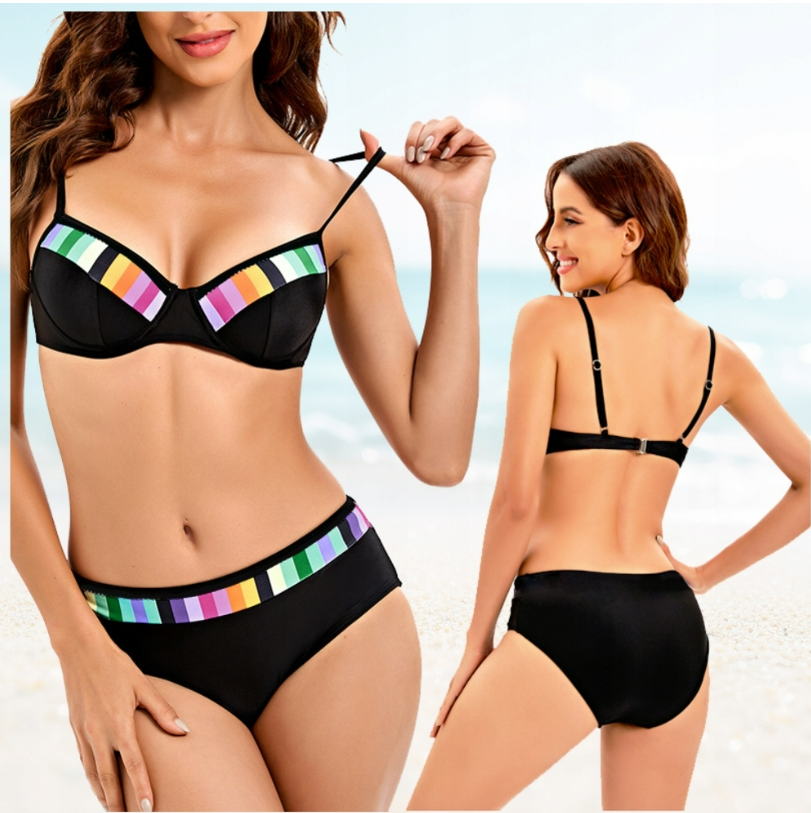 Роздільний чорний жіночий купальник з пушапом