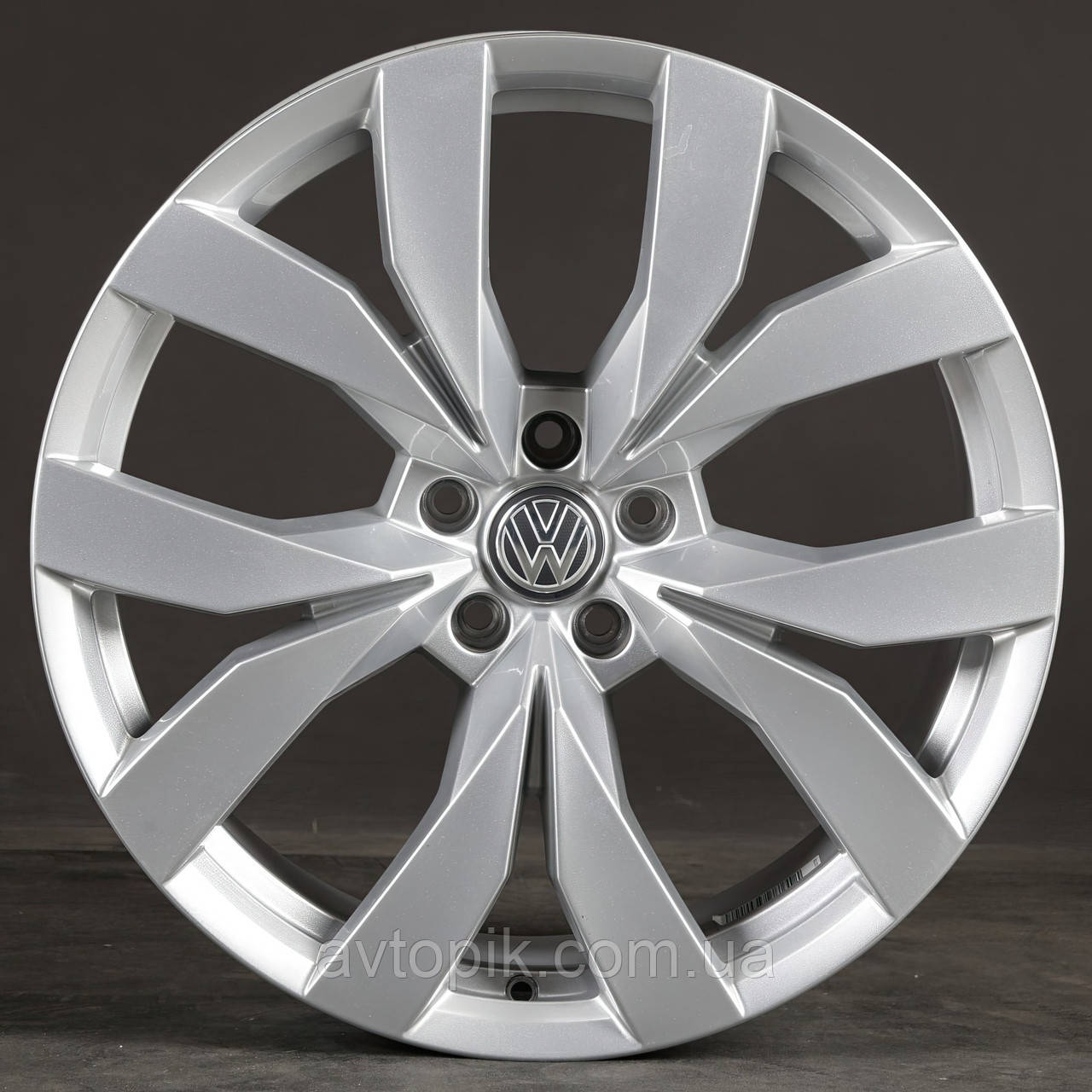 Литі диски Volkswagen OEM 760601025C R20 W9 PCD5x112 ET33 DIA66.6 (silver)