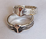 Кільце з руною Альгіз з чорнінням з срібла 925 проби (з золотою накладкою 585 проби), фото 4