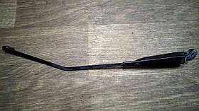 Держак склоочисника (задній, ляда) Renault Trafic, Opel Vivaro 2001-2014, 8200233724 (Б/У)