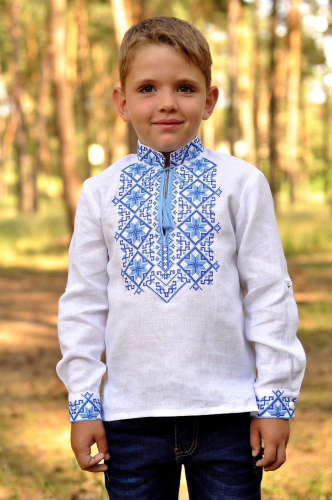 Вышиванка для мальчика с традиционным сине-голубым орнаментом - фото 3 - id-p2144155689
