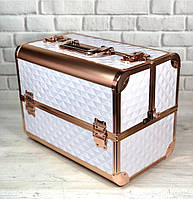 Бьюти кейс "Белый ромб" металлический чемодан, раздвижной с ключом 3629