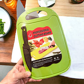 Набор кухонный пластиковая двухсторонняя разделочная доска и нож 32,5*22 см