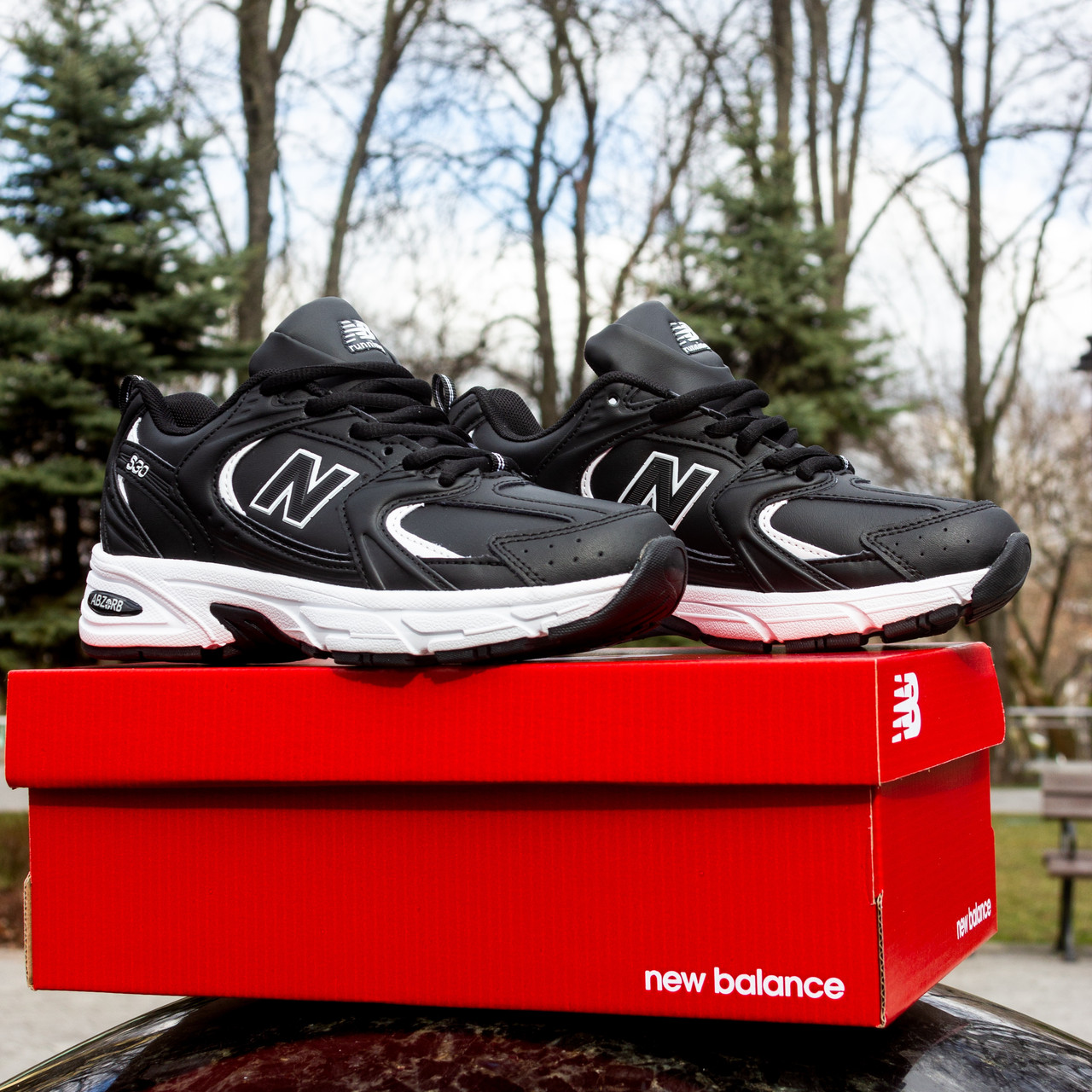 РОЗПРОДАЖ Кросівки New Balance 530 чорні з білою підошвою