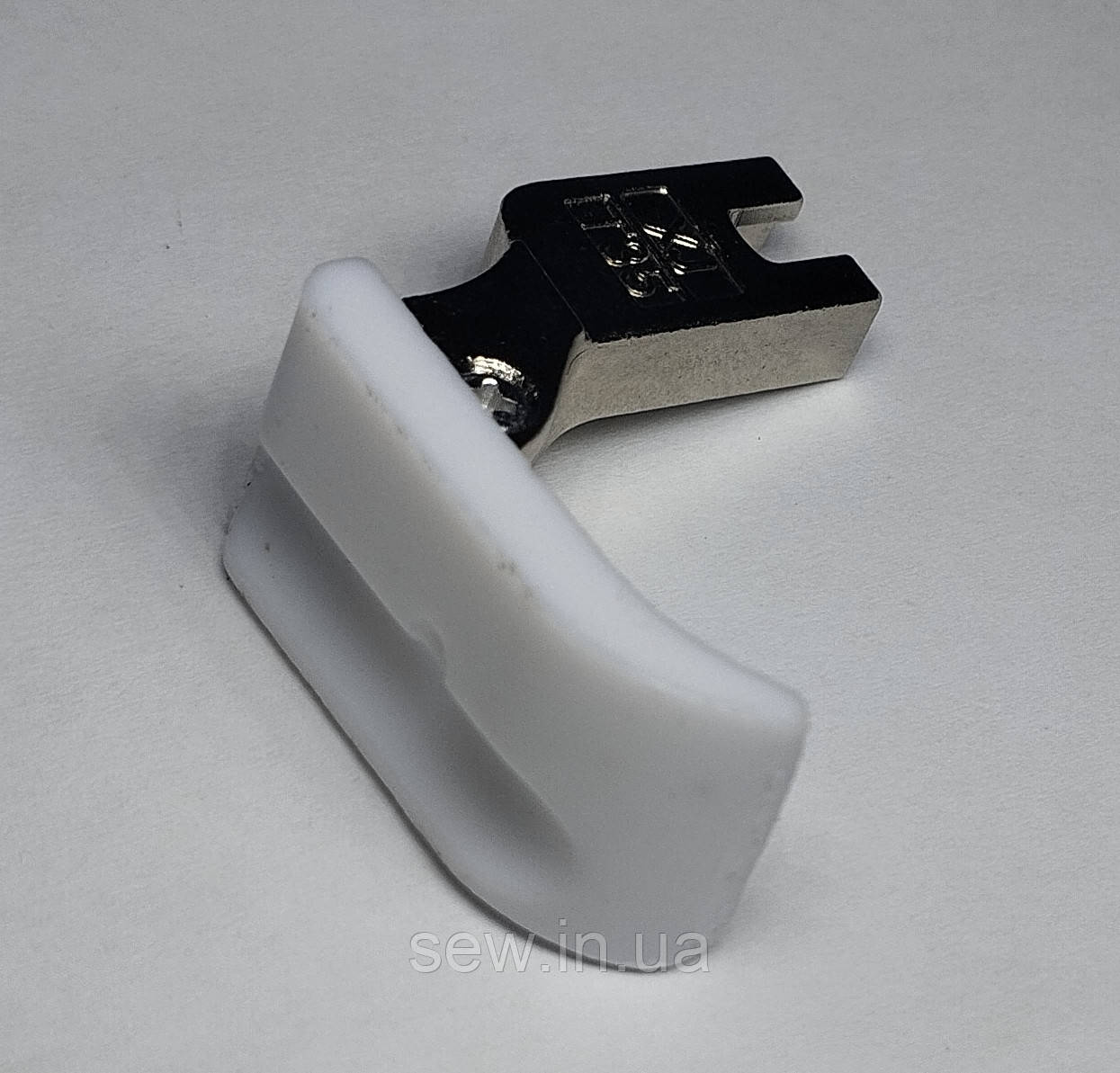 Лапка T69R 1/4 (6ю4мм) для канта тефлонова права