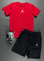 Летний спортивный комплект от бренда Jordan: шорты + футболка красного цвета с логотипом на груди