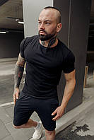 Черный мужской летний комплект одежды из футболки и спортивных шорт