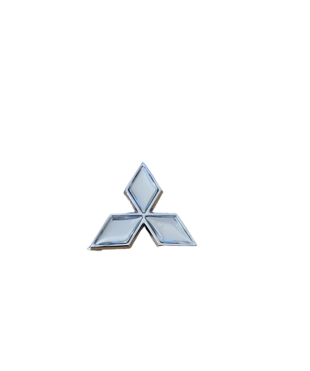 Емблема на капот, багажник Mitsubishi Міцубісі з сірими вставками 50х50мм УЦІНКА