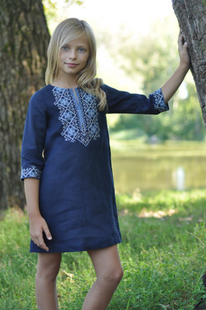 Платье для девочки из синего льна с вышивкой 134 - фото 2 - id-p2146210492