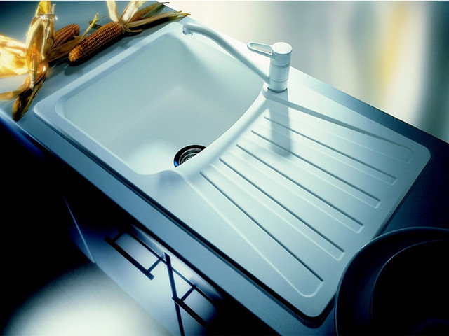 Біла гранітна мийка