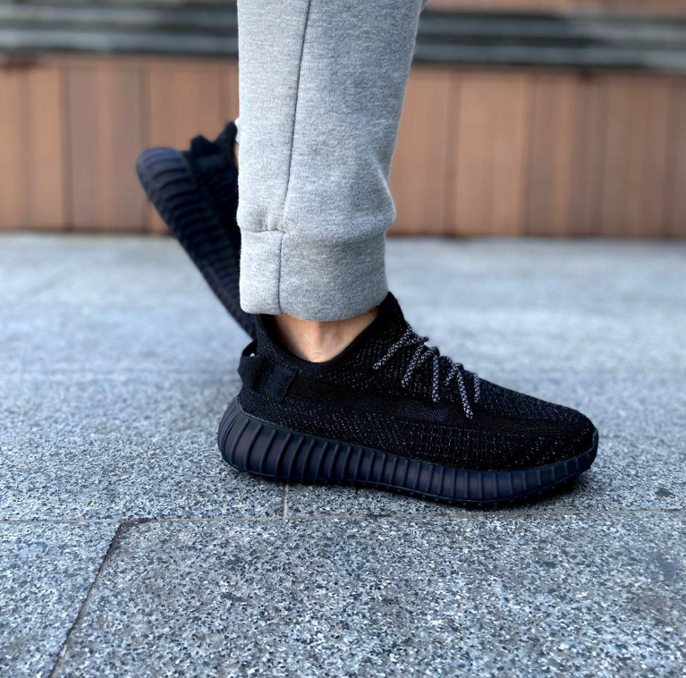 Adidas Yeezy Boost 350 V2 black Rare 1745024839