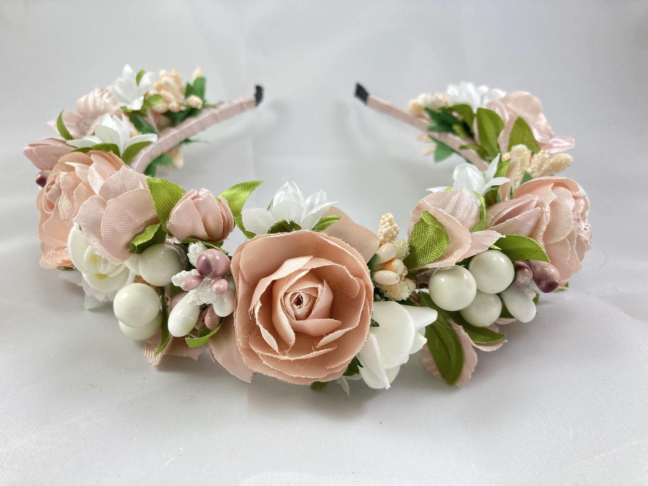 Віночок на голову з пудровими квіточками, фото 1