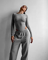Стильный женский костюм приталенный молодежный, модный комплект штаны двунитка и боди микродайвинг серый