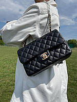 Женская сумка Chanel черного цвета