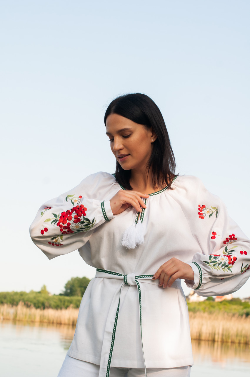 Вишиванка жіноча "Калина" біла